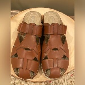 NEW!‎ Atalina Women Cut-Out Comfort Clog Mule, Sandal Sz-6.5 Brown!